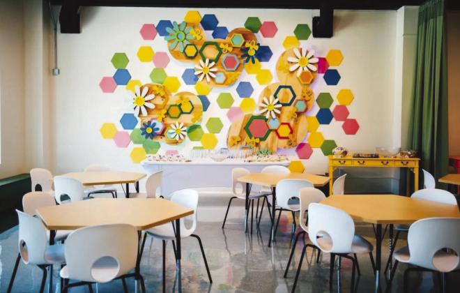 The Hive oers an environment where children can play, create, and learn.