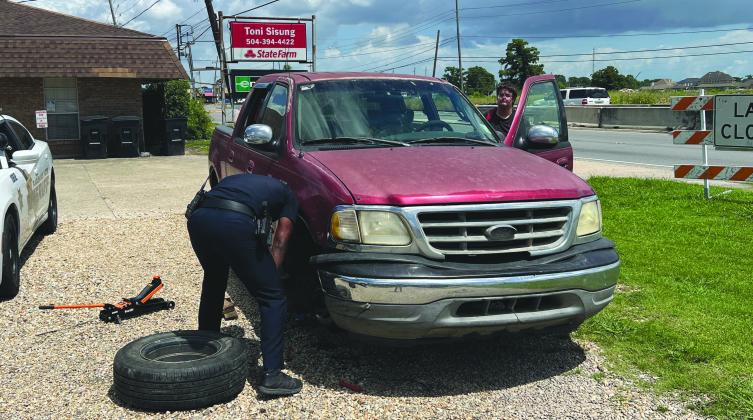 PPSO Deputy Assists Motorist In Belle Chasse