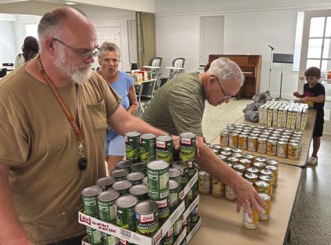 First Baptist Church Donates Week's Worth of Groceries to Local Families