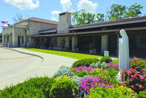 Belle Chasse Garden Club's Gardens of the Monththe