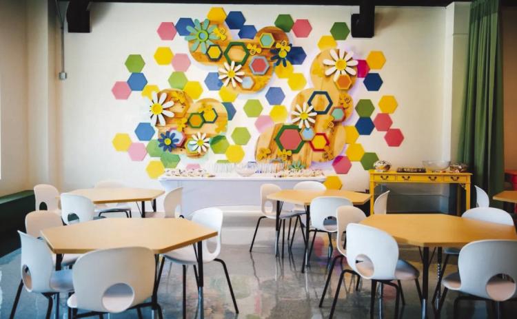 The Hive oers an environment where children can play, create, and learn.