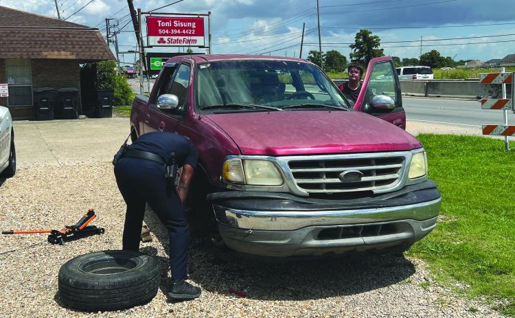 PPSO Deputy Assists Motorist In Belle Chasse